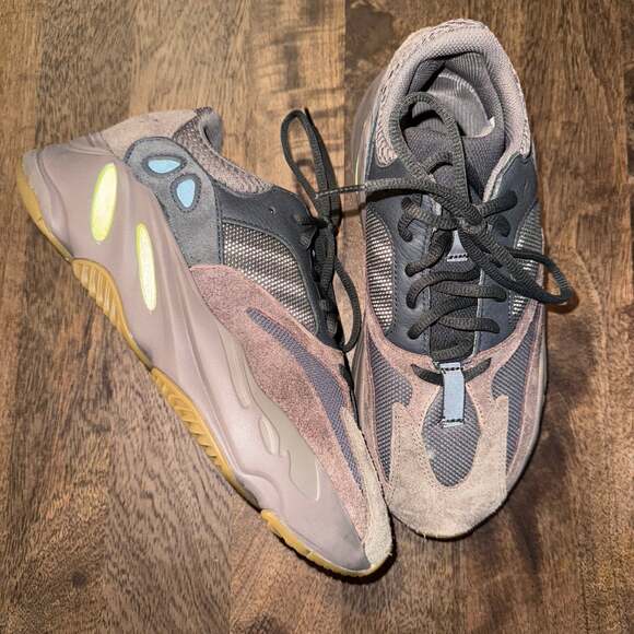 Adidas Yeezy Boost 700 Mauve Sneakers - Picture 3 of 9